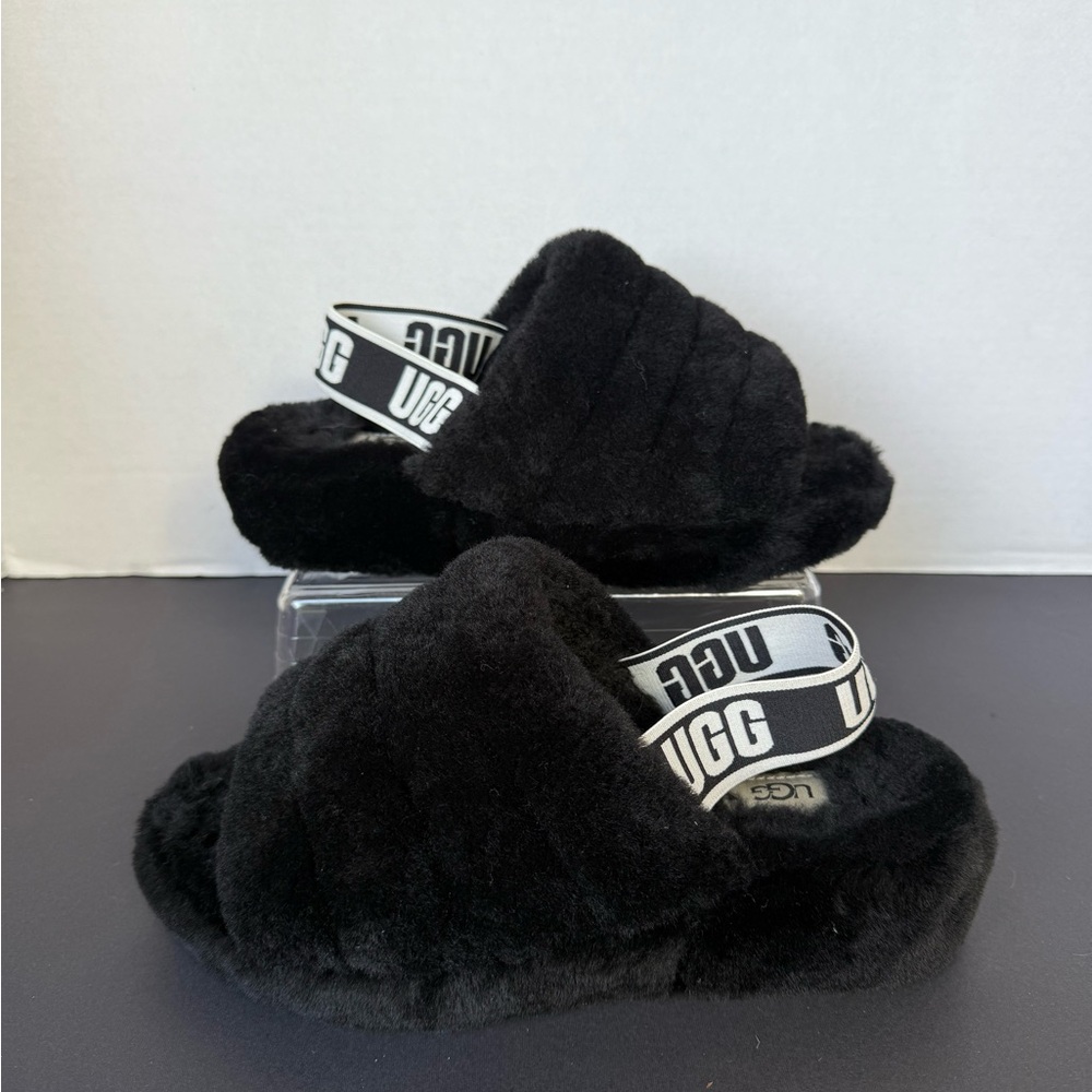 UGG Fluff Yeah Slide Women’s Size 6